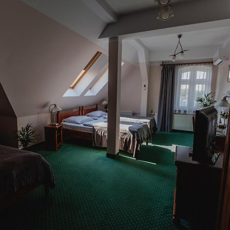 Hotel Aslan Tarnowskie Góry Exteriör bild