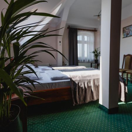 Hotel Aslan Tarnowskie Góry Exteriör bild